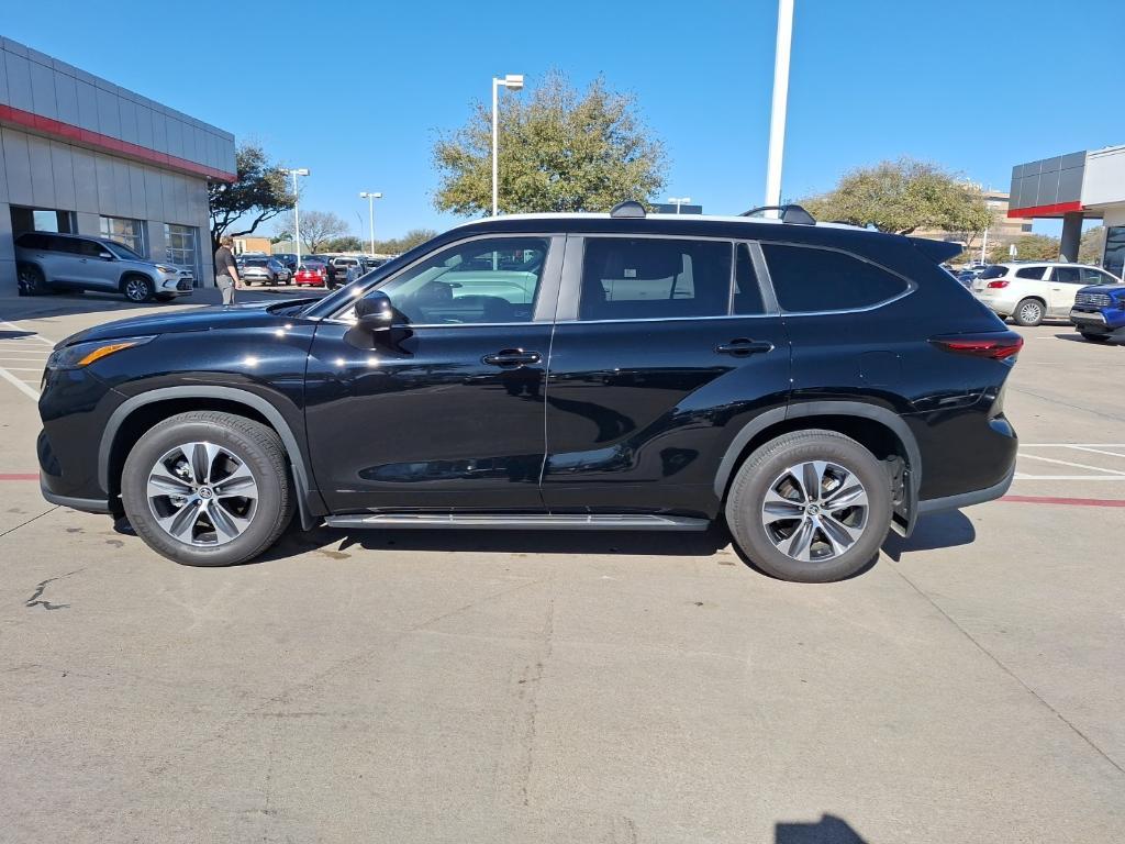 used 2024 Toyota Highlander car, priced at $45,991