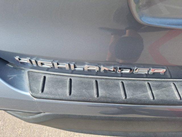 used 2022 Toyota Highlander car, priced at $37,666