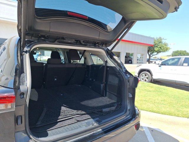 used 2024 Toyota Highlander car, priced at $40,998