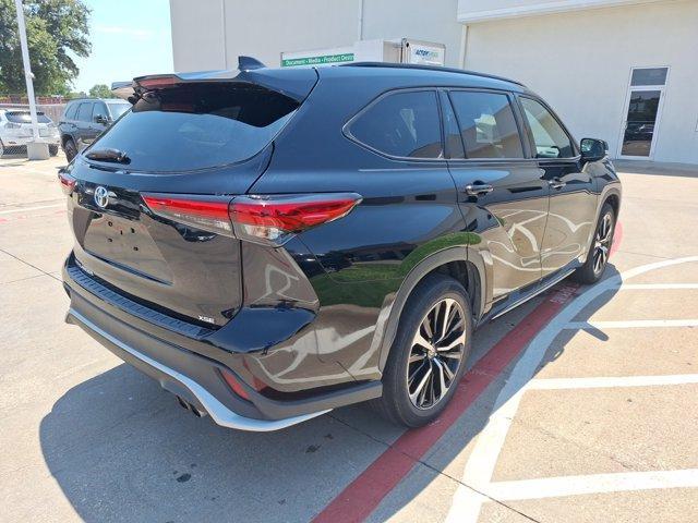 used 2022 Toyota Highlander car, priced at $38,998