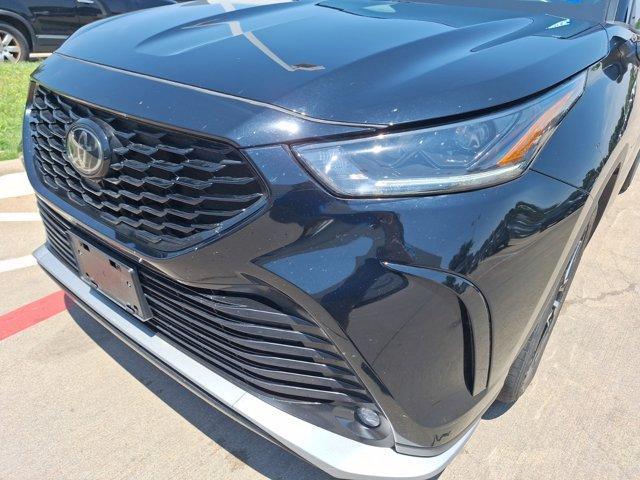 used 2022 Toyota Highlander car, priced at $38,998