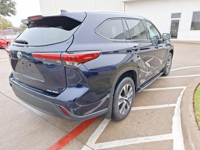 used 2022 Toyota Highlander car, priced at $34,182