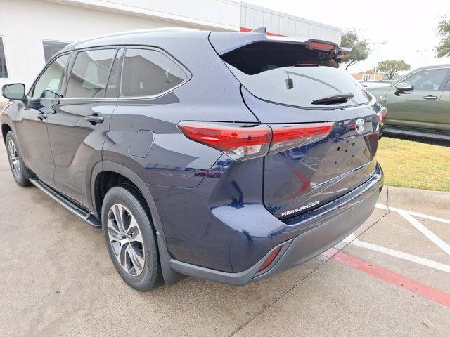 used 2022 Toyota Highlander car, priced at $34,182