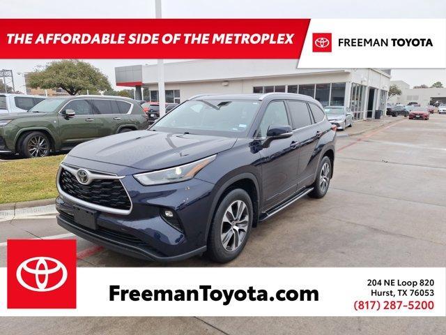 used 2022 Toyota Highlander car, priced at $34,182