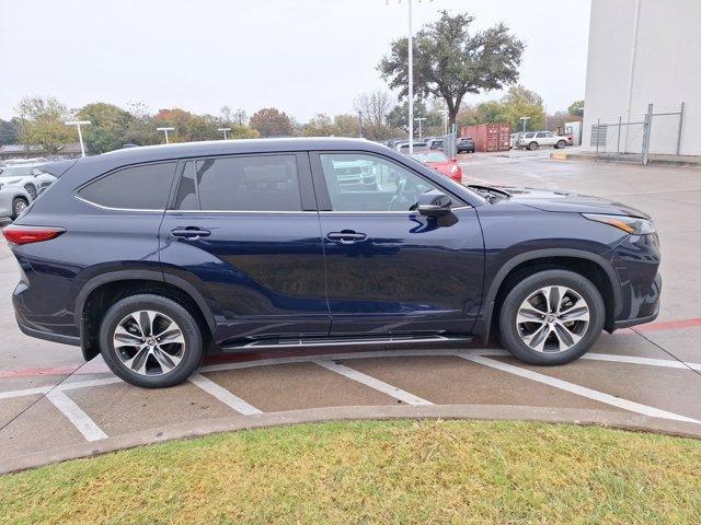 used 2022 Toyota Highlander car, priced at $34,182