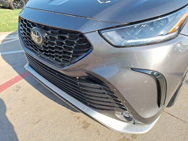 used 2022 Toyota Highlander car, priced at $37,358