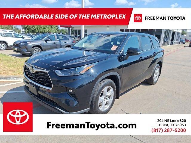 used 2023 Toyota Highlander car, priced at $34,998