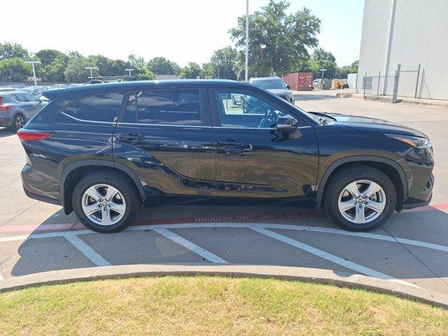 used 2023 Toyota Highlander car, priced at $34,998