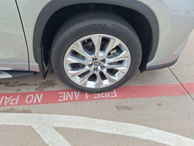 used 2022 Toyota Highlander Hybrid car, priced at $43,998