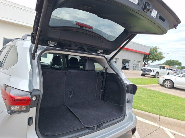 used 2022 Toyota Highlander Hybrid car, priced at $43,998