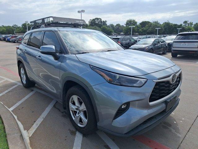used 2022 Toyota Highlander car, priced at $31,498