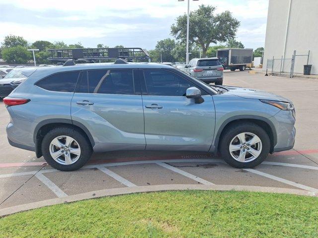 used 2022 Toyota Highlander car, priced at $31,498