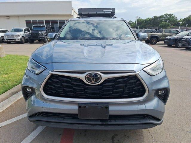 used 2022 Toyota Highlander car, priced at $31,498