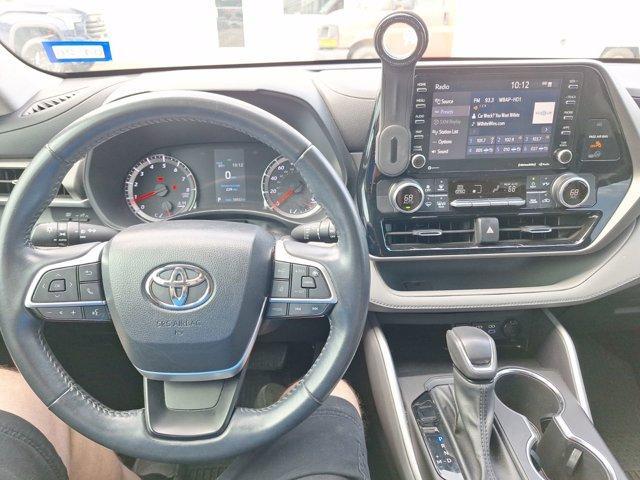used 2022 Toyota Highlander car, priced at $31,498