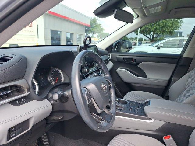 used 2022 Toyota Highlander car, priced at $31,498