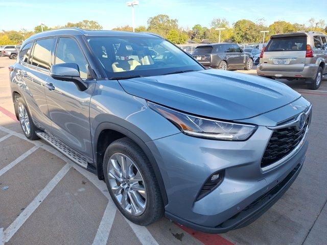 used 2022 Toyota Highlander Hybrid car, priced at $43,774