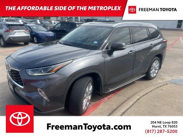 used 2021 Toyota Highlander car