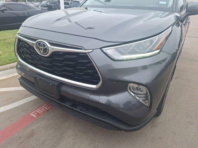 used 2021 Toyota Highlander car, priced at $36,998