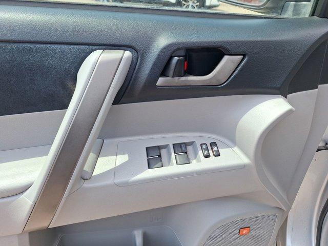 used 2009 Toyota Highlander car, priced at $11,598