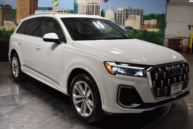 new 2025 Audi Q7 car, priced at $67,360