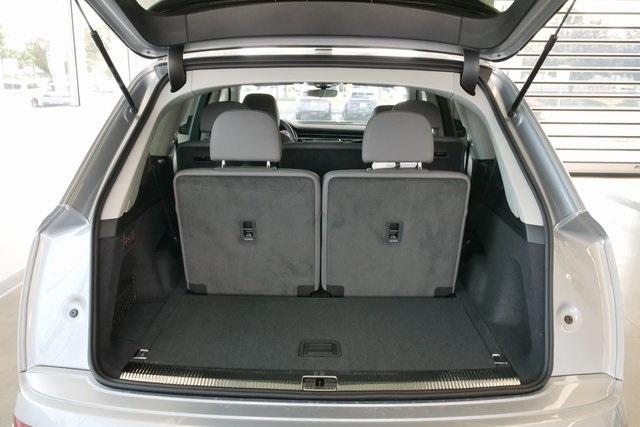 new 2025 Audi Q7 car, priced at $69,095