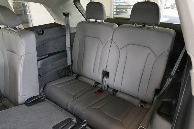 new 2025 Audi Q7 car, priced at $69,095
