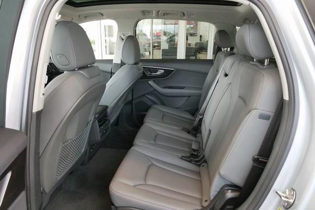 new 2025 Audi Q7 car, priced at $69,095