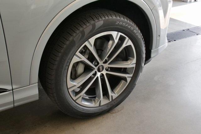 new 2025 Audi Q7 car, priced at $69,095