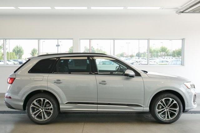 new 2025 Audi Q7 car, priced at $69,095