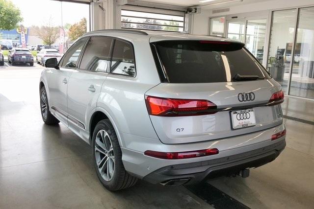 new 2025 Audi Q7 car, priced at $69,095