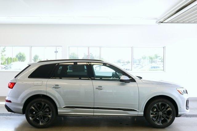 new 2025 Audi Q7 car, priced at $75,305