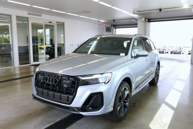 new 2025 Audi Q7 car, priced at $75,305