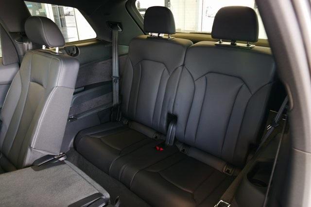 new 2025 Audi Q7 car, priced at $75,305