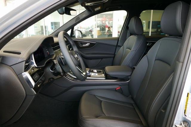 new 2025 Audi Q7 car, priced at $75,305