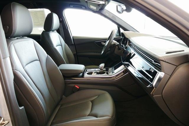 new 2025 Audi Q7 car, priced at $75,305