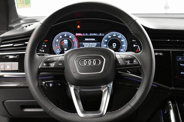 new 2025 Audi Q7 car, priced at $76,800