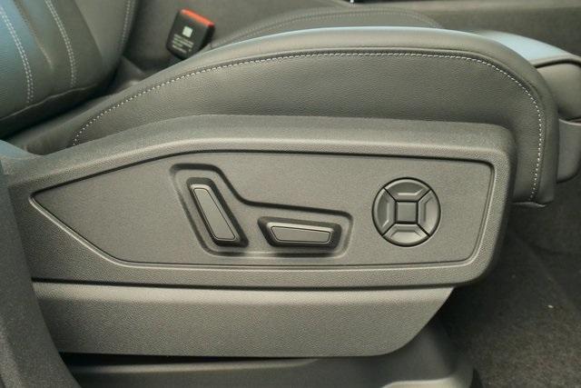 new 2025 Audi Q5 car, priced at $62,040