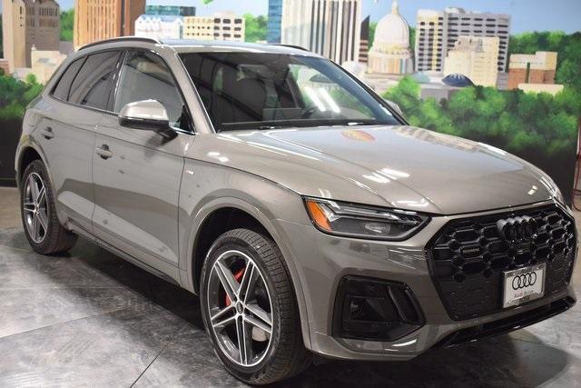 new 2025 Audi Q5 car, priced at $69,060