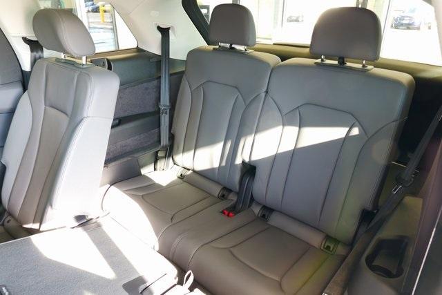 new 2025 Audi Q7 car, priced at $71,637