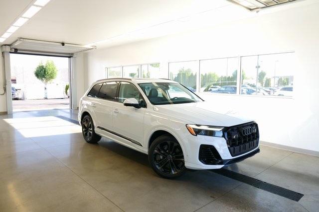 new 2025 Audi Q7 car, priced at $75,305