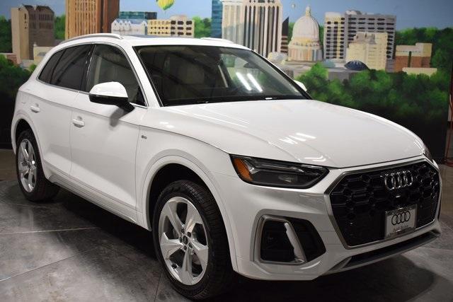 new 2025 Audi Q5 car, priced at $58,325