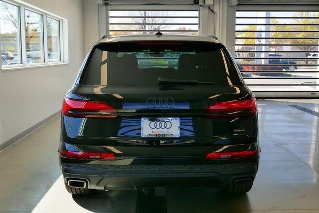 new 2025 Audi Q7 car, priced at $77,695