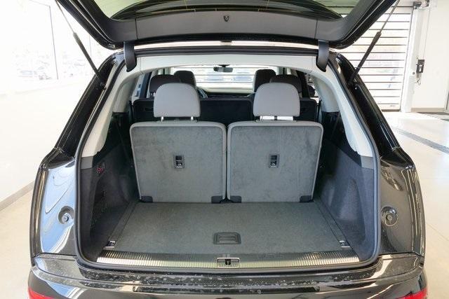 new 2025 Audi Q7 car, priced at $77,695