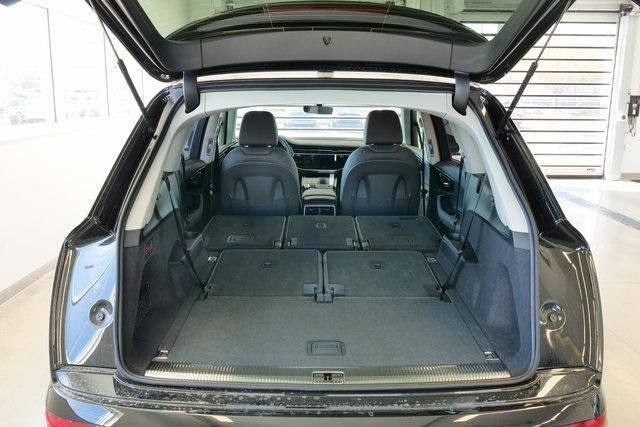 new 2025 Audi Q7 car, priced at $77,695