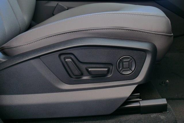 new 2025 Audi Q7 car, priced at $77,695