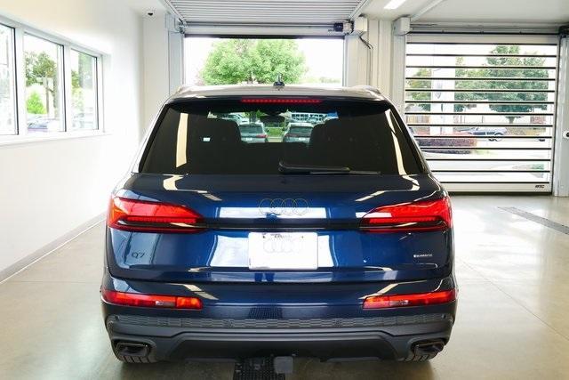 new 2025 Audi Q7 car, priced at $75,305