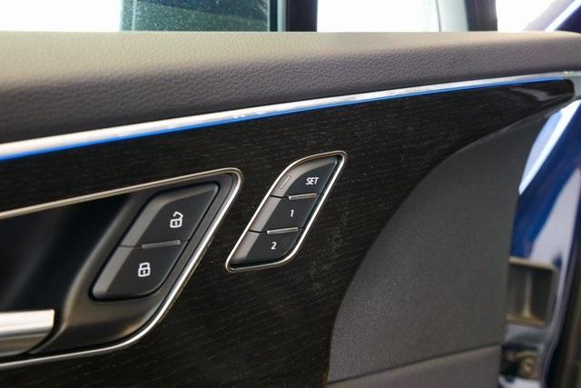 new 2025 Audi Q7 car, priced at $75,305