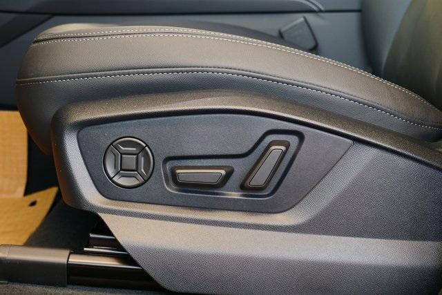 new 2025 Audi Q7 car, priced at $75,305