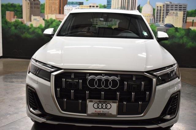 new 2025 Audi Q7 car, priced at $75,890