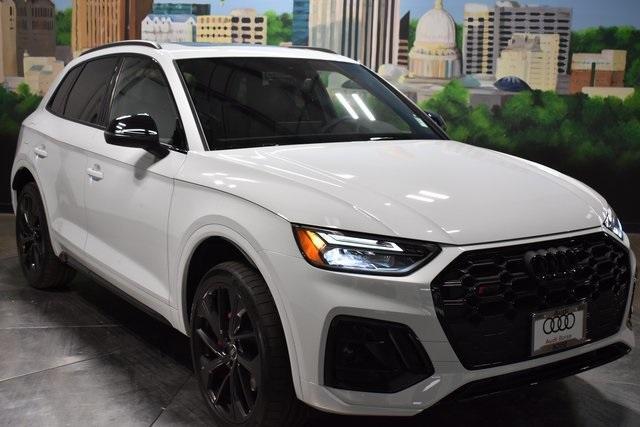 new 2025 Audi SQ5 car, priced at $69,640